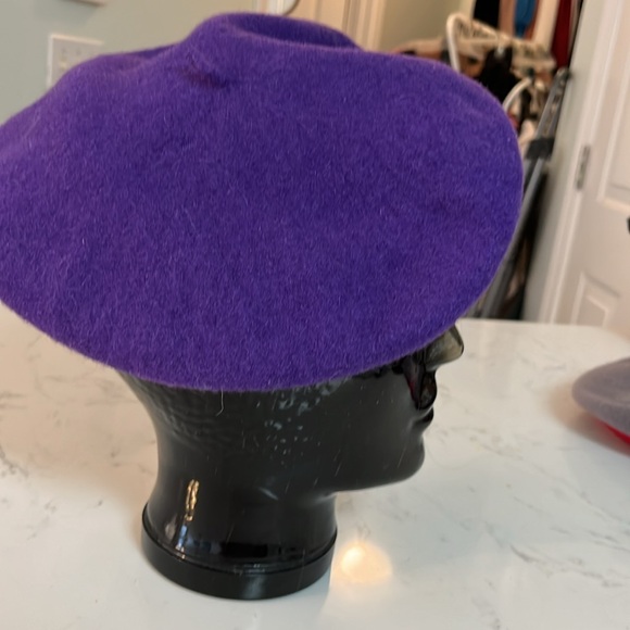 NWOT~Chic vibrant new wool Purple Beret - Picture 2 of 3